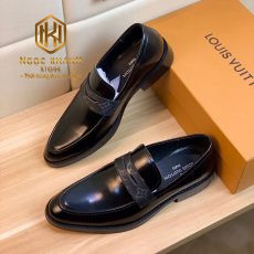 giay luoi louis vuitton nam mau den hoa tiet tag hoa mui nhon 2 1