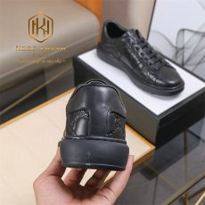 giay nam gucci mau den hoa tiet dap logo vien chu 4