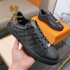 giay nam louis vuitton mau den hoa tiet got logo nau 7 1