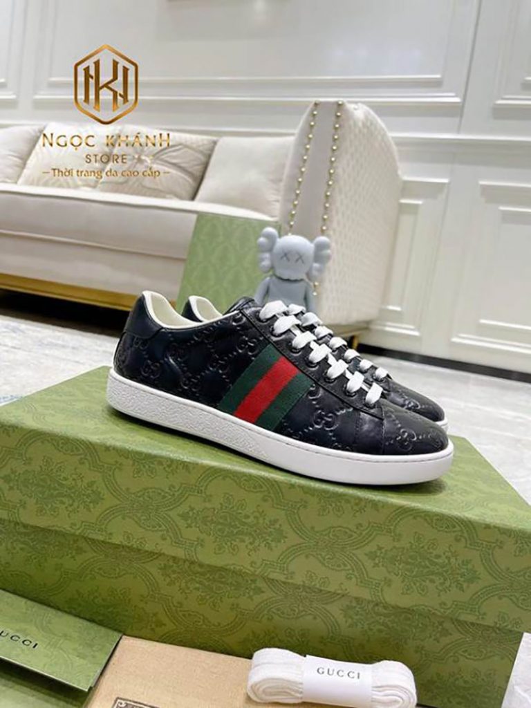 Giày sneaker nam đen: Top 11+ mẫu giày ấn tượng dành cho bạn 6 Giay sneaker nam den