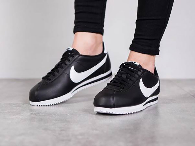 Giày sneaker nam đen: Top 11+ mẫu giày ấn tượng dành cho bạn 8 Giay sneaker nam den