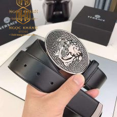 that lung versace nam day den mat khoa logo hinh thoi den dinh da 2 1