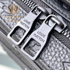 Túi đeo chéo Louis Vuitton
