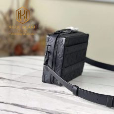 Túi đeo chéo Louis Vuitton