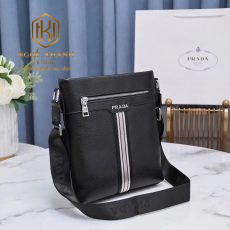 Túi đeo chéo nam Prada
