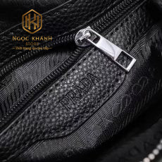 tui deo cheo nam prada mau den da nhan hoa tiet ke soc 8