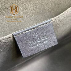 vi gucci nam cam tay mau be hoa tiet logo soc xanh do 5