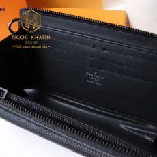 vi nam louis vuitton mau den da nhan hoa tiet logo dang ngang 8