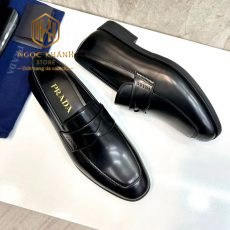 Giày lười Prada