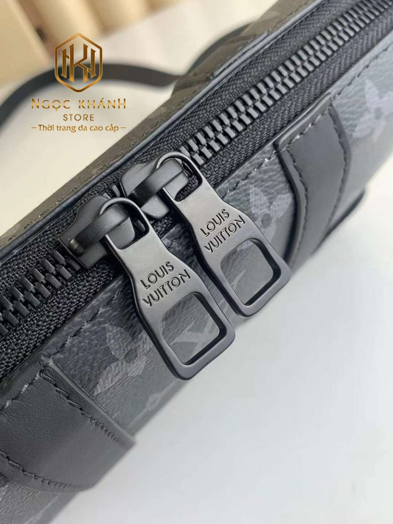 Túi đeo chéo Louis Vuitton