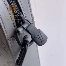 Túi đeo chéo Louis Vuitton