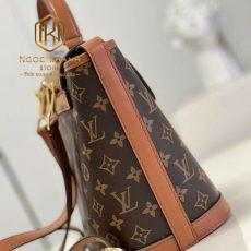 balo nu louis vuitton dauphine backpack hoa tiet hoa nau khoa logo vang 3