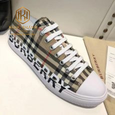 giay nam burberry hoa tiet ke nau phoi chu 9