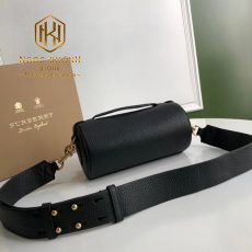 Túi đeo chéo Burberry nam