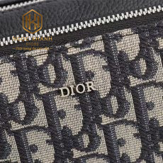Túi đeo chéo Dior