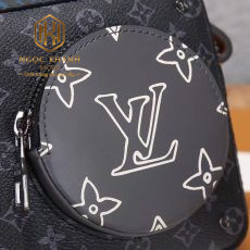 Túi đeo chéo Louis Vuitton