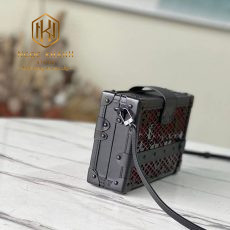 Túi đeo chéo Louis Vuitton