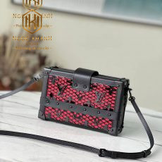 tui deo cheo louis vuitton mau den dang cop chu nhat hoa tiet hoa logo 7 1