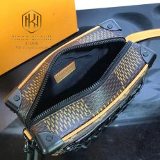 Túi đeo chéo Louis Vuitton