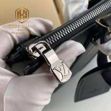 tui xach nam louis vuitton mau den hoa tiet hoa logo quai xach dang dung 9