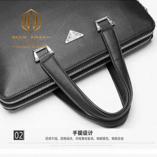 tui xach nam prada mau den da taiga hoa tiet logo trang quai xach 2