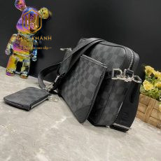 Túi đeo chéo Louis Vuitton