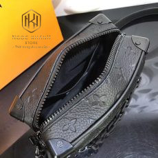 Túi đeo chéo Louis Vuitton