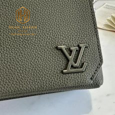 Túi đeo chéo Louis Vuitton