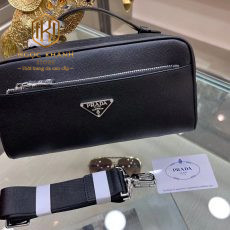 Túi đeo chéo nam Prada
