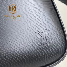 Túi xách nam Louis Vuitton