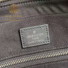 Túi xách nam Louis Vuitton