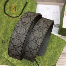 that lung gucci nam mau ghi xam hoa tiet khoa kim trang logo nho 10