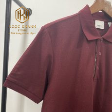 AO PHONG BURBERRY MAU DO HOA TIET LOGO TRUOC NGUC APBB05 10