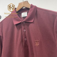 AO PHONG BURBERRY MAU DO HOA TIET LOGO TRUOC NGUC APBB05 9
