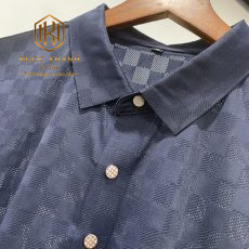 AO PHONG NAM LOUIS VUITTON HOA TIET CARO CHIM LOGO HOA TRUOC NGUC APLV01 11