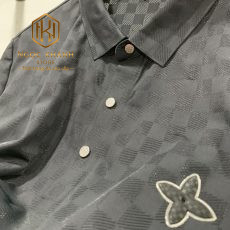 AO PHONG NAM LOUIS VUITTON HOA TIET CARO CHIM LOGO HOA TRUOC NGUC APLV01 9