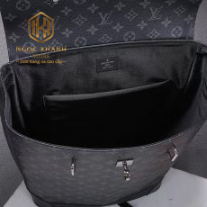 Ba lô Louis Vuitton nam