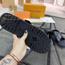 Dép Louis Vuitton nam quai chéo