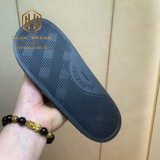 Dép Burberry nam quai ngang