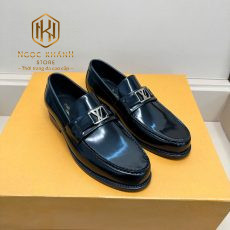 giay-luoi-nam-louis-vuitton-de-cao-den-bong-hoa-tiet-logo-nho