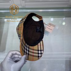 Mũ Burberry nam
