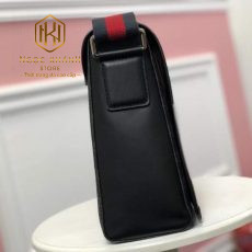 Túi đeo chéo Gucci nam