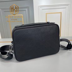 Túi đeo chéo nam Gucci