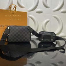 Túi đeo chéo Louis Vuitton