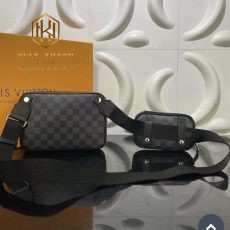 Túi đeo chéo Louis Vuitton