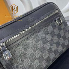 Túi đeo chéo Louis Vuitton