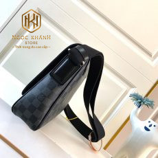 TÚI ĐEO CHÉO LOUIS VUITTON MÀU ĐEN HỌA TIẾT