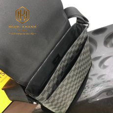 Túi đeo chéo Louis Vuitton