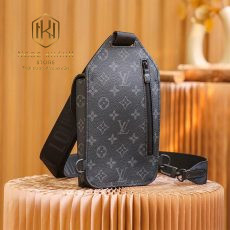 Túi đeo chéo Louis Vuitton