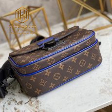 Túi đeo chéo Louis Vuitton